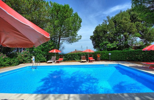 Montaione Apartment | Leccino 1 - Apartment with pool