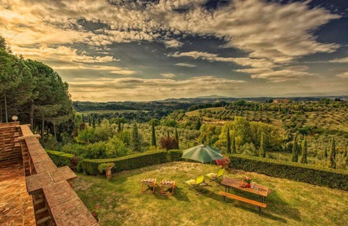 Montaione Apartment | Leccino 1 - Apartment with pool
