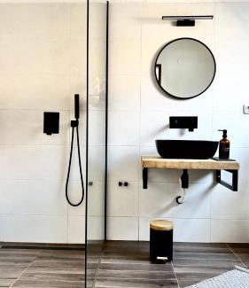 Landeck Apartment | Lechtaler Alpenblick Landeck - Privatzimmer & Ferienwohnung