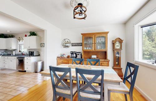 Gouldsboro House | Ledge View