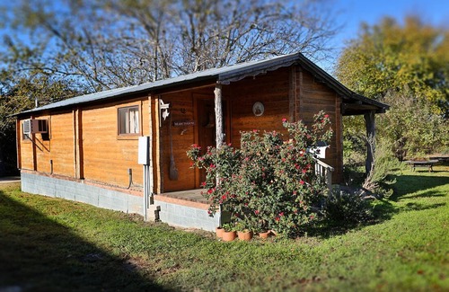 Pipe Creek Cabin | Lee Cabin at Country Accent Antiques, Pipe Creek, TX.