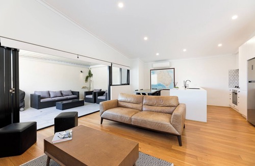 Leederville House | Leederville Luxury Townhouse