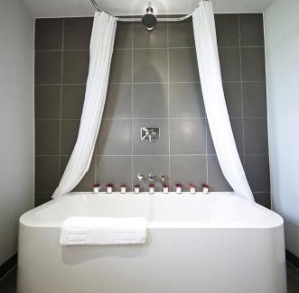 Maidstone Bed & Breakfast | Leeds Castle Maiden's Tower