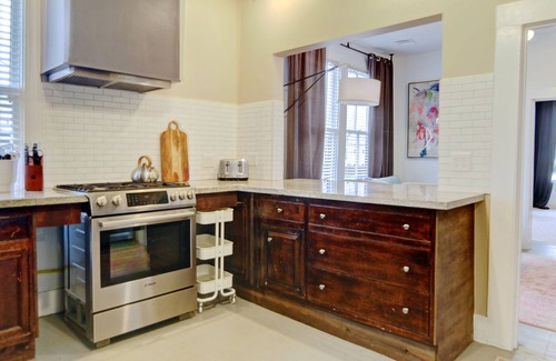 Central Business District Apartment | Leeland Sunrise Loft - Walk to GRB and Toyota Ctr