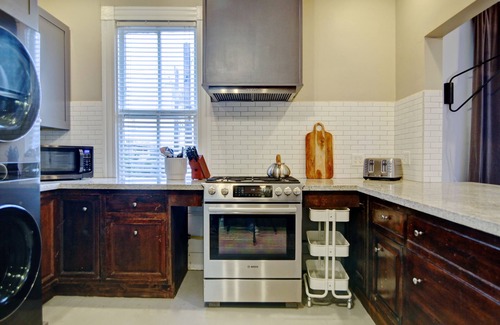 Central Business District Apartment | Leeland Sunrise Loft - Walk to GRB and Toyota Ctr