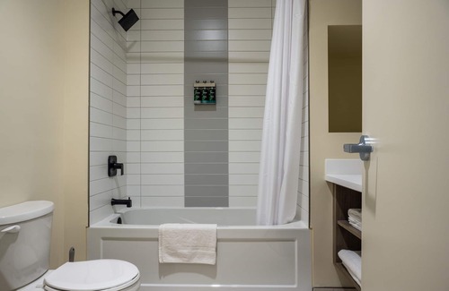 Flesherton Hotel | Leelas Villa Inn Flesherton