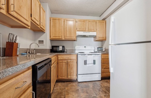Richmond Apartment | Legacy at Imperial Village 1108 I 1 Bed 1 Bath