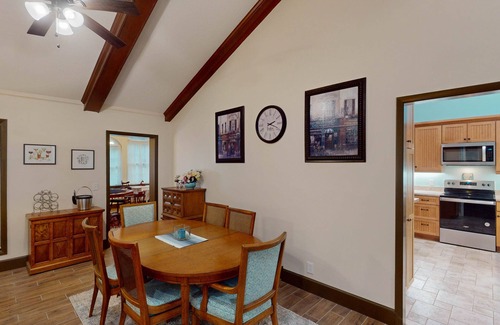 Jekyll Island House | LEGACY GREEN 3 bedrooms, 2.5 bathrooms, 3 hole putting green
