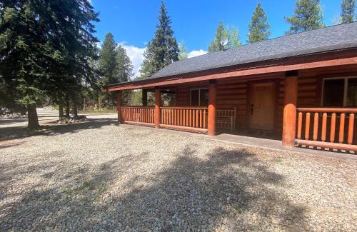 Valemount House | Legacy Vacation Rental