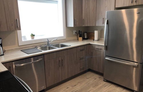 Okanagan-Similkameen House | Legal 2 bedroom suite conforms to the new 2024 Short Term Rental Regulations.