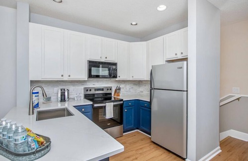 Red Hill Condo | Legends Golf Resort Condo, 4 Beds, 2 Bath Pool access near Coastal Carolina Univ