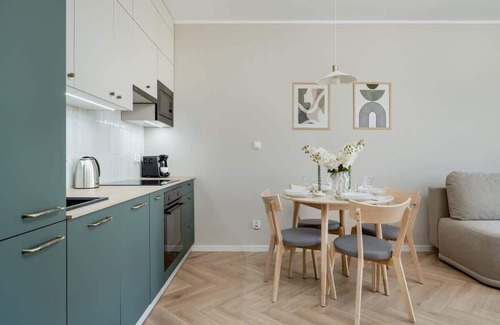 Stare Miasto Apartment | Legnicka 38 | Contemporary Apartment | Gym