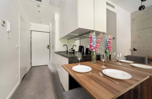 Fabryczna Apartment | Legnicka Cozy & Modern Studio in Wroclaw by Noclegi Renters