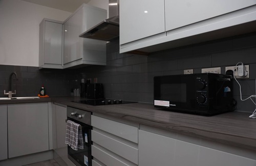 Leicester City Centre Apartment | Leicester City Centre Apartment: PS4, free on street parking after 6pm.