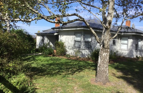 Launceston CBD Cottage | Leichhardt Farm Cottage - 10 minutes to Central Launceston