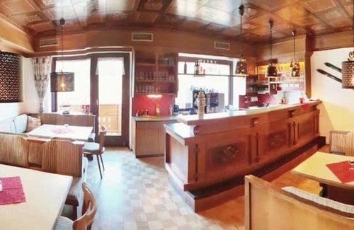 Wels House | Leisure - 18 bedroom self catering Panorama