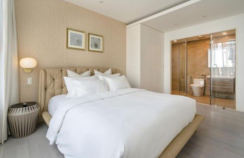 Phuong 6 Apartment | Leman Luxury Suite with Rooftop Pool & Gym