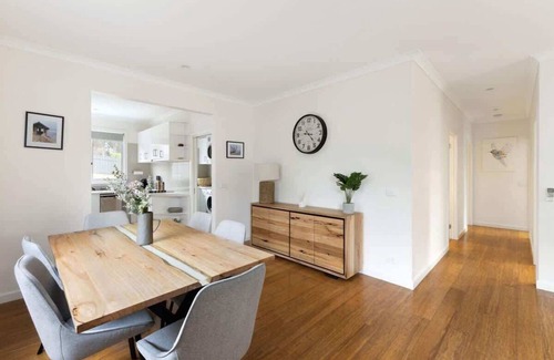 Myrtleford House | Lemon & Myrtle Cottage - Stunning and Cosy