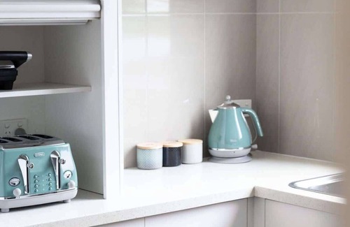 Myrtleford House | Lemon & Myrtle Cottage - Stunning and Cosy