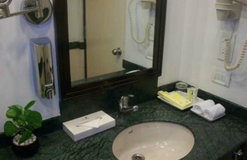 Little Mount Hotel | Lemon Tree Hotel Chennai