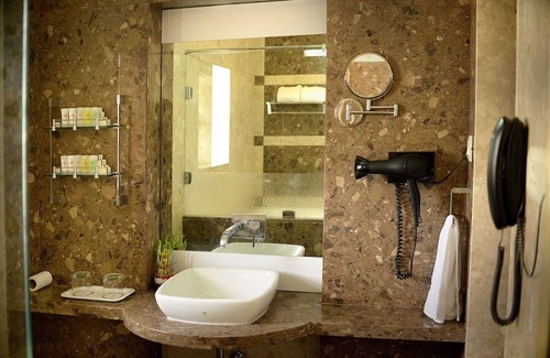 Jamnagar Hotel | Lemon Tree Hotel Jamnagar