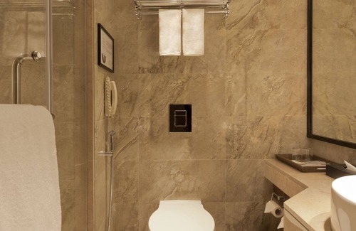 Central Pune Hotel | Lemon Tree Premier City Center Pune