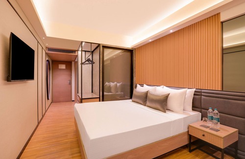 Malad West Hotel | Lemon Tree Premier Malad Mumbai