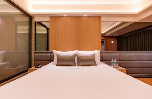 Malad West Hotel | Lemon Tree Premier, Malad, Mumbai