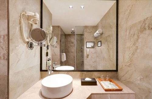 Marol Hotel | Lemon Tree Premier Mumbai Intl. Airport