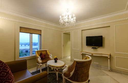 Ahmedabad City Centre Hotel | Lemon Tree Premier The Atrium, Ahmedabad