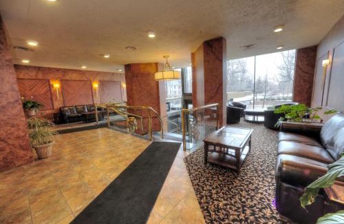 Allentown Hotel | Lenox Hotel and Suites