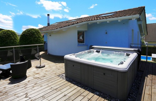 Dottikon Villa | Leon's Holiday Homes: Villa 1