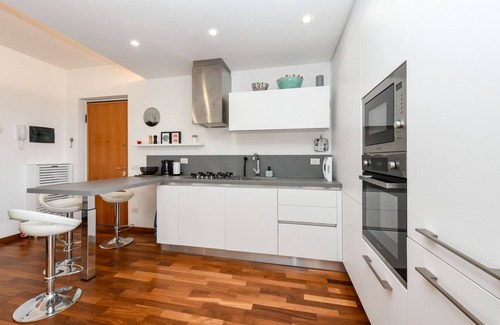 Moniga del Garda Apartment | Leone: modern apartment in Moniga