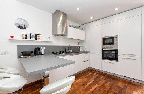 Moniga del Garda Apartment | Leone: modern apartment in Moniga
