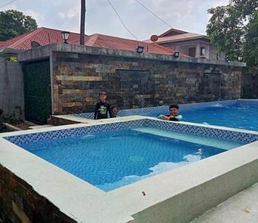 Lian Resort | Leopoldo's Kampsite and Sports Cafe