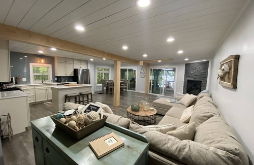 Le Roy House | Leroy Lake House