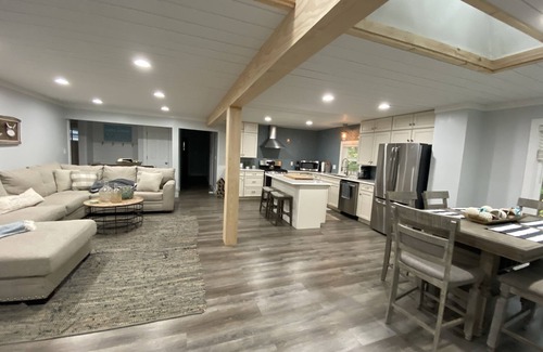 Le Roy House | Leroy Lake House