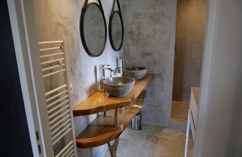 Grospierres House | Les Agaves