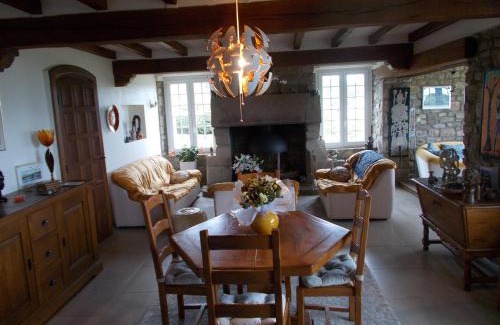 Plougrescant Bed & Breakfast | LES AJONCS