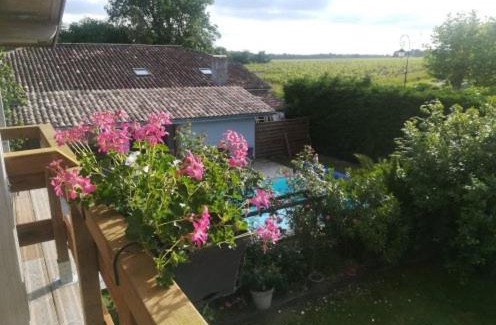 Vertheuil House | Les Arums de Fondeminjean