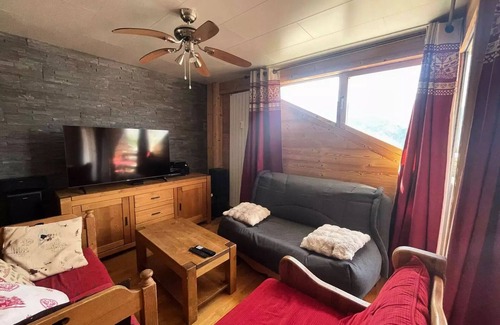 Les Deux Alpes Apartment | Les Bleuets Residence - Apartment Coup de coeur en Plein Station center with private cellar
