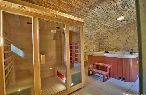 Molain House | Les Bouc'tins