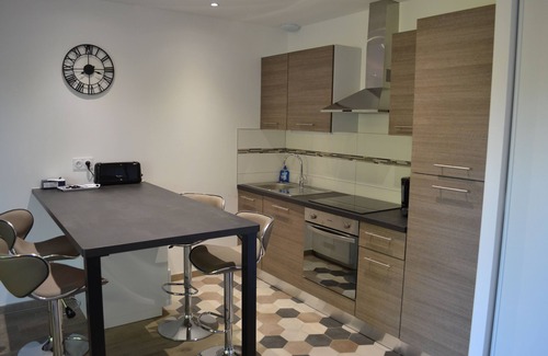 Baguer-Pican House | LES BULLES D'EMERAUDE cottage with private indoor jacuzzi