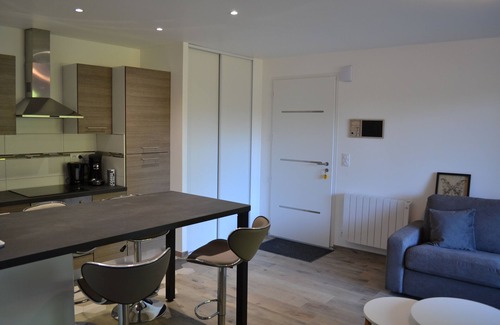 Baguer-Pican House | LES BULLES D'EMERAUDE cottage with private indoor jacuzzi