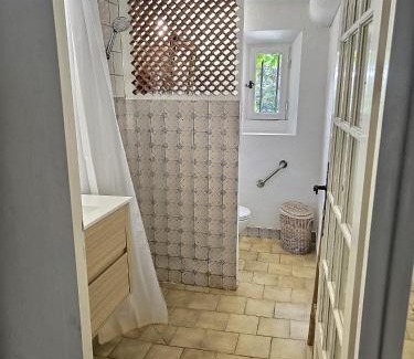 Montfort Villa | Les Bulles de Montfort - WiFi - Parking gratuit & Cuisine