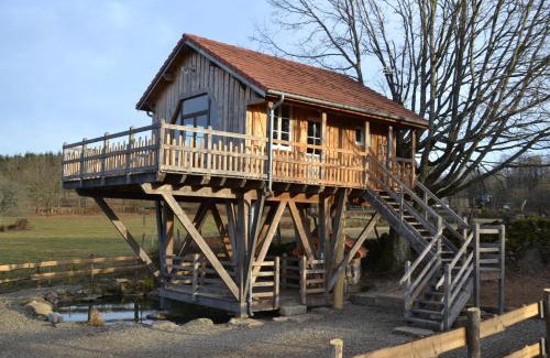 Saint-Sernin-du-Bois Ski Chalet | Les cabanes des Fontaines