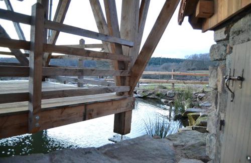 Saint-Sernin-du-Bois Ski Chalet | Les cabanes des Fontaines