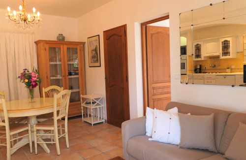Vence Apartment | Les Citronniers apartment with charm, infinity pool and panoramic sea view