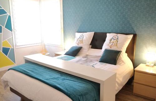 Massy Apartment | Les Clés du Bonheur by Beds4Wanderlust, 47m2 avec Terrasse privative & Parking-RER B TGV 10min-Orly 20min