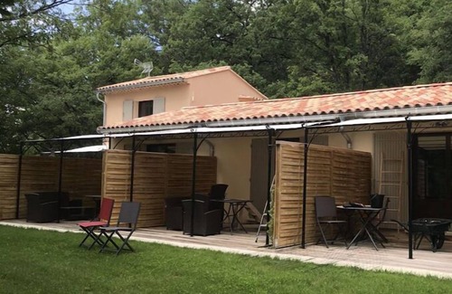 Cereste Apartment | Les Gîtes Nature en Luberon - LE Patio 2
